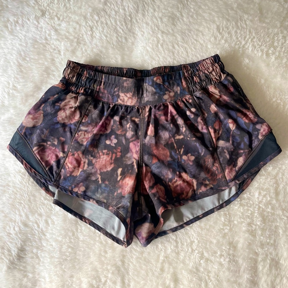 Lululemon Hotty Hot Shorts 2.5”